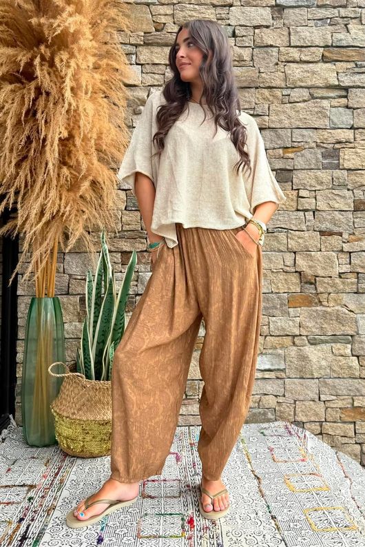Kiti Paisley Damask 7/8 Barrel Leg Pant Walnut